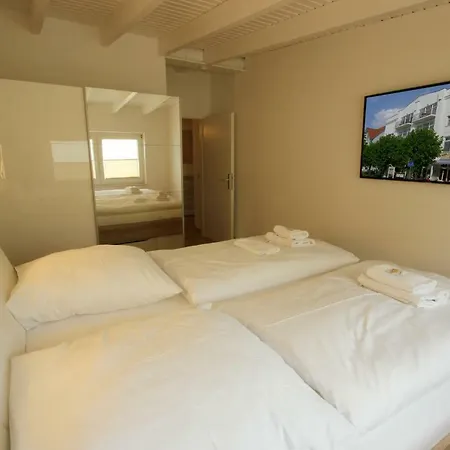 Haus Jahreszeiten By Rujana Binz